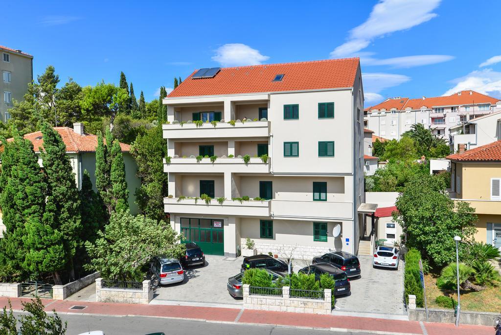 Elda Apartment *