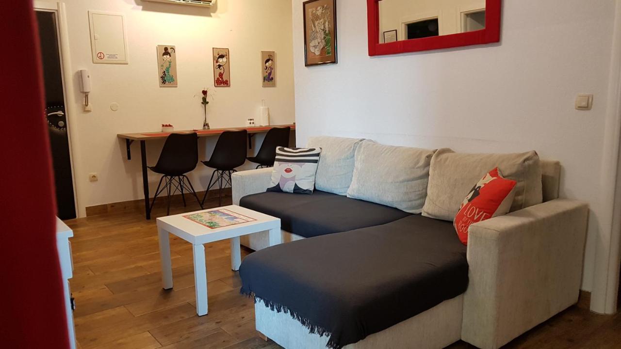 Elda Apartment *